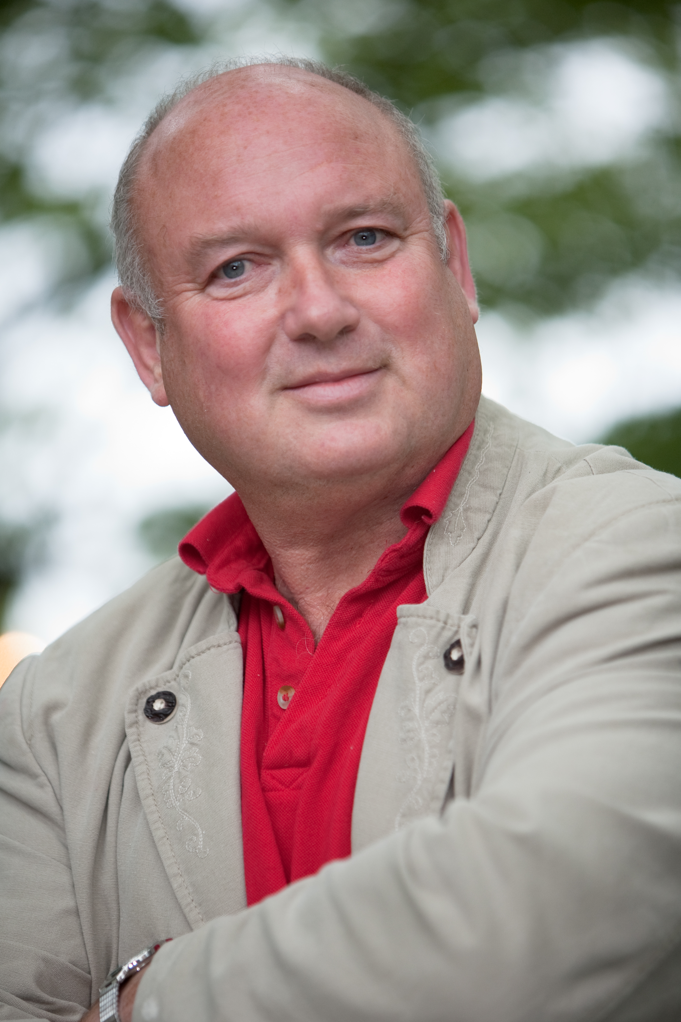 Louis de Bernières Louis de Bernières